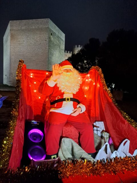 Papá Noel llena de ilusión las calles de Montealegre de Campos