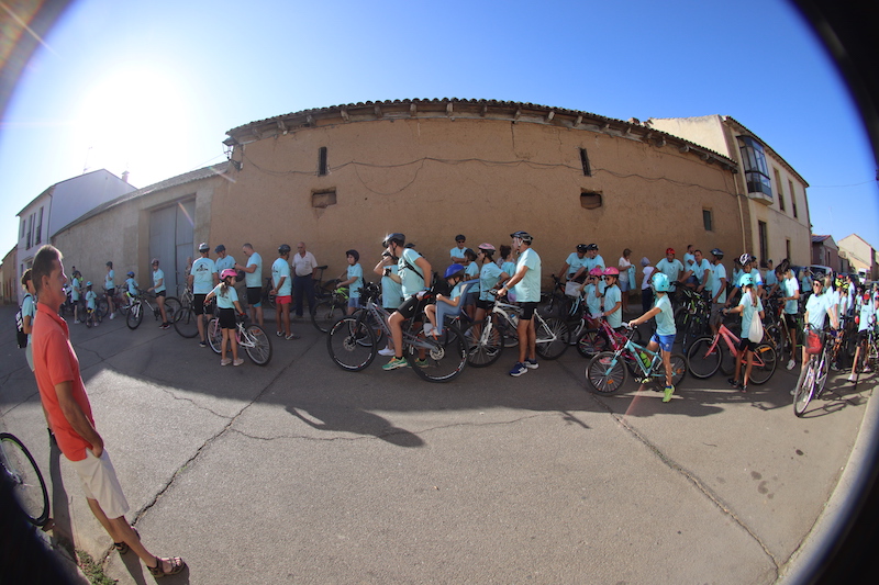 Cientos de Personas pedalean en la Marcha Cicloturista de Villafrechós