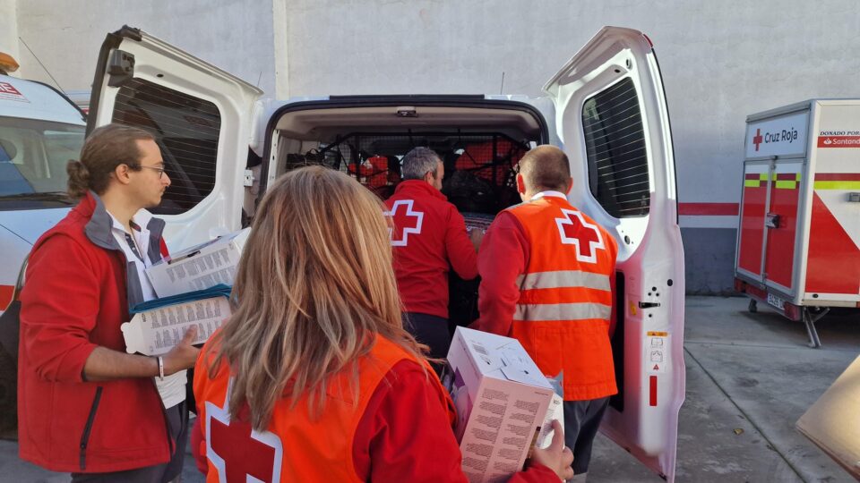 Rioseco, presente en un grupo de voluntarios de Cruz Roja que pone rumbo a la Comunidad Valenciana